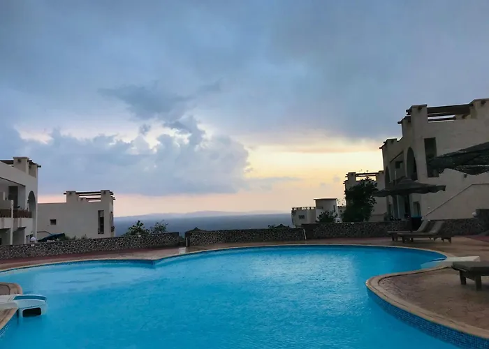 Poolfront Sea View Rated In Apartment