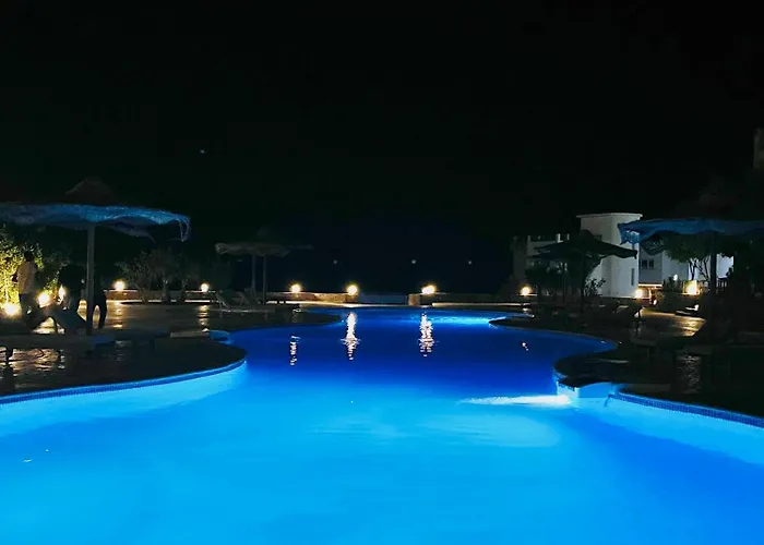 Apartment Poolfront Sea View Rated In
